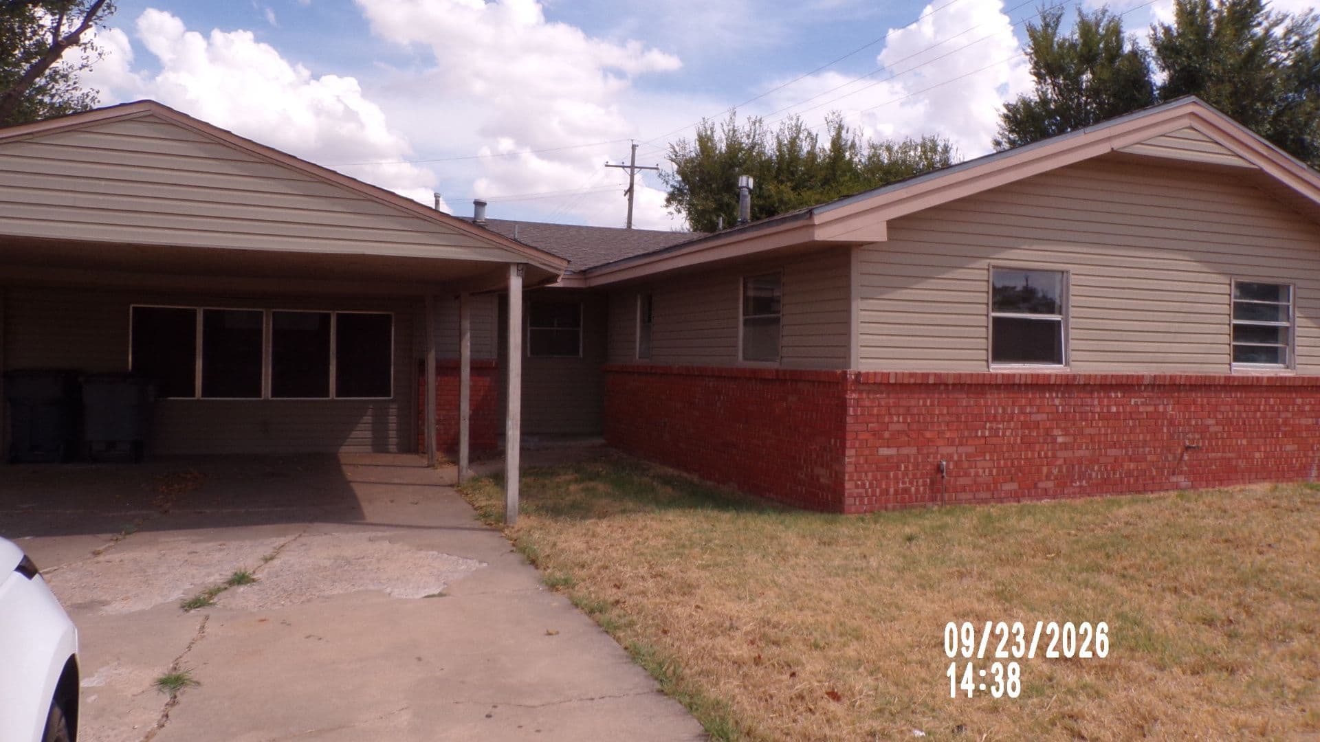 Lawton House: 1310 SE Braclay Rd