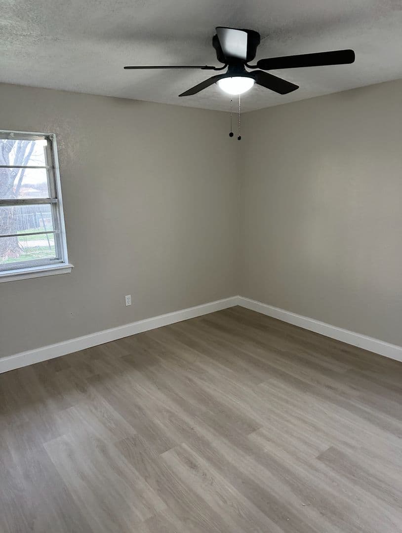 Lawton House: 2606 NE Lake Ave