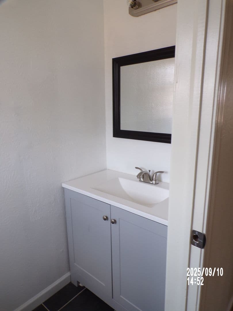 Lawton House: 4210 SW Summit Avenue