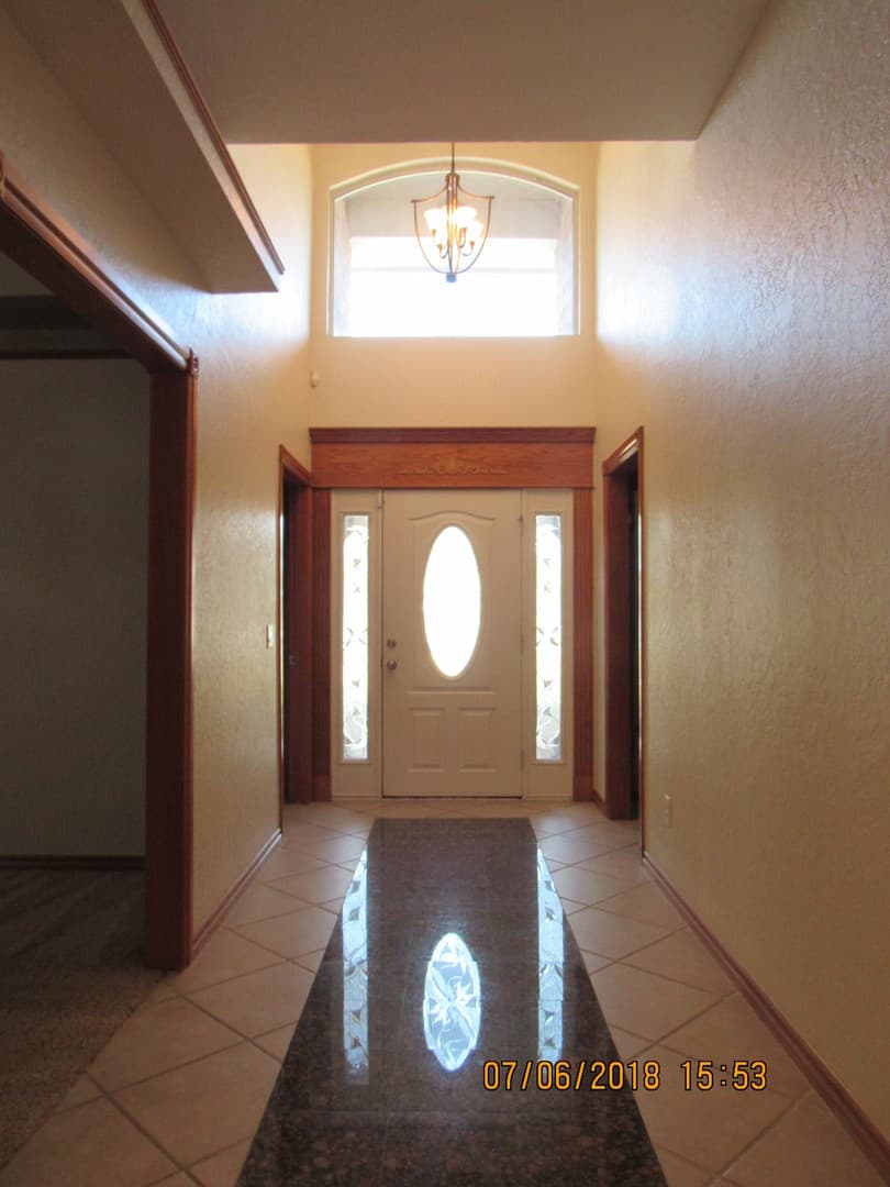 Lawton House: 6904 NW Maple Drive