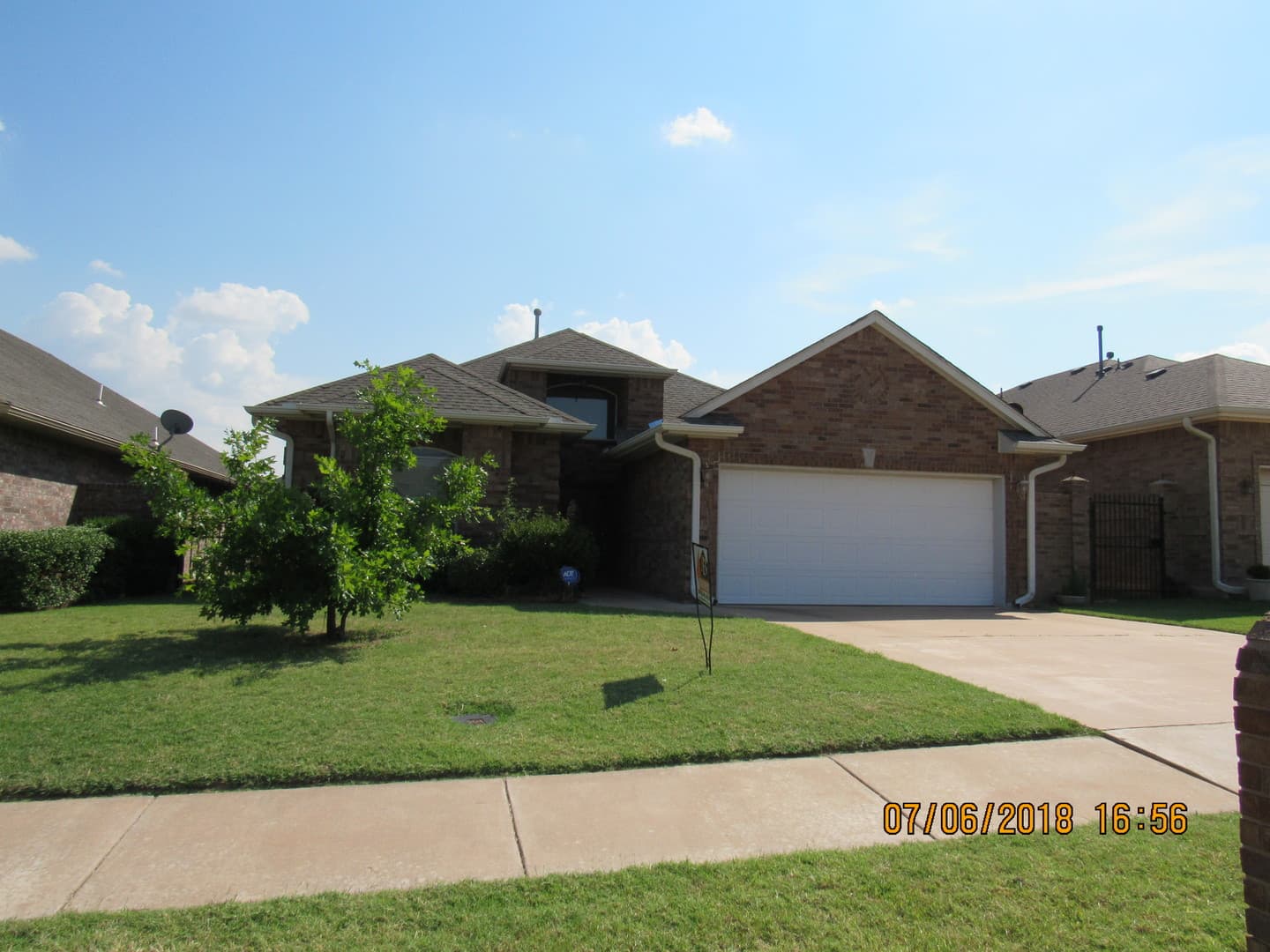 Lawton House: 6904 NW Maple Drive
