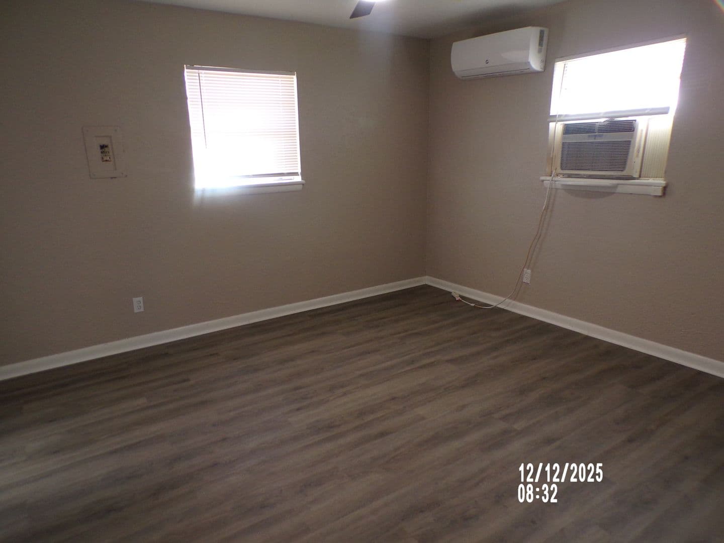 Lawton House: 1803 NW 14th Street Apt A