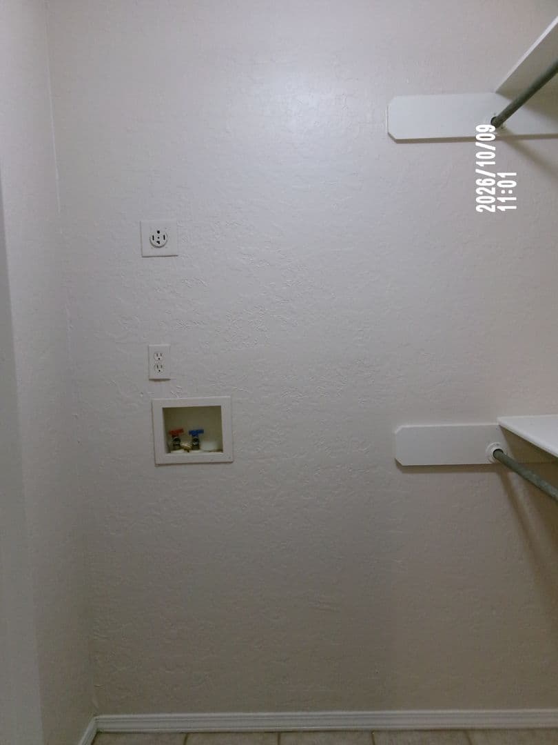 Lawton Apartment: 1420 NW Hunter RD