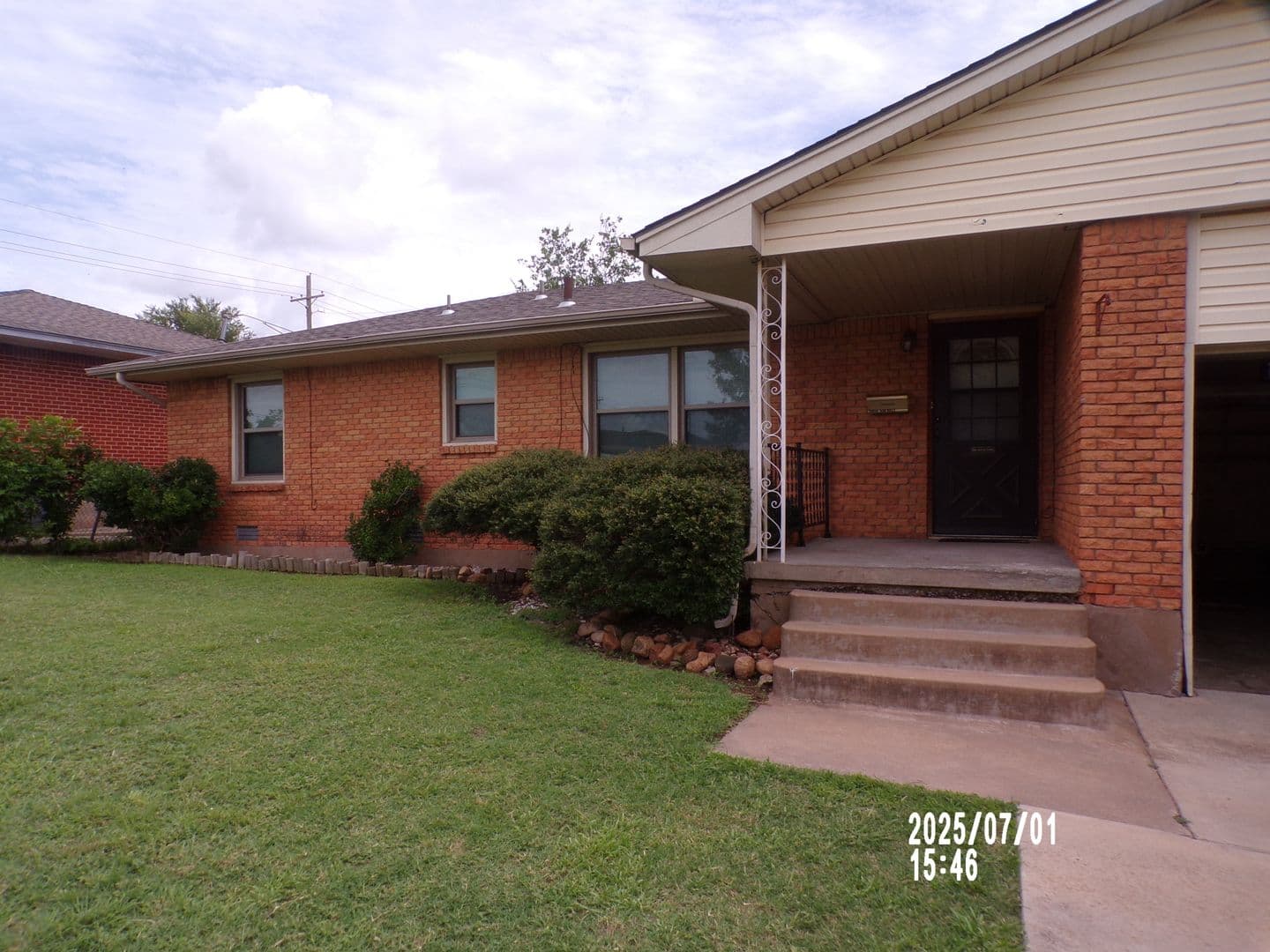 Lawton House: 3804 NW Bell Avenue