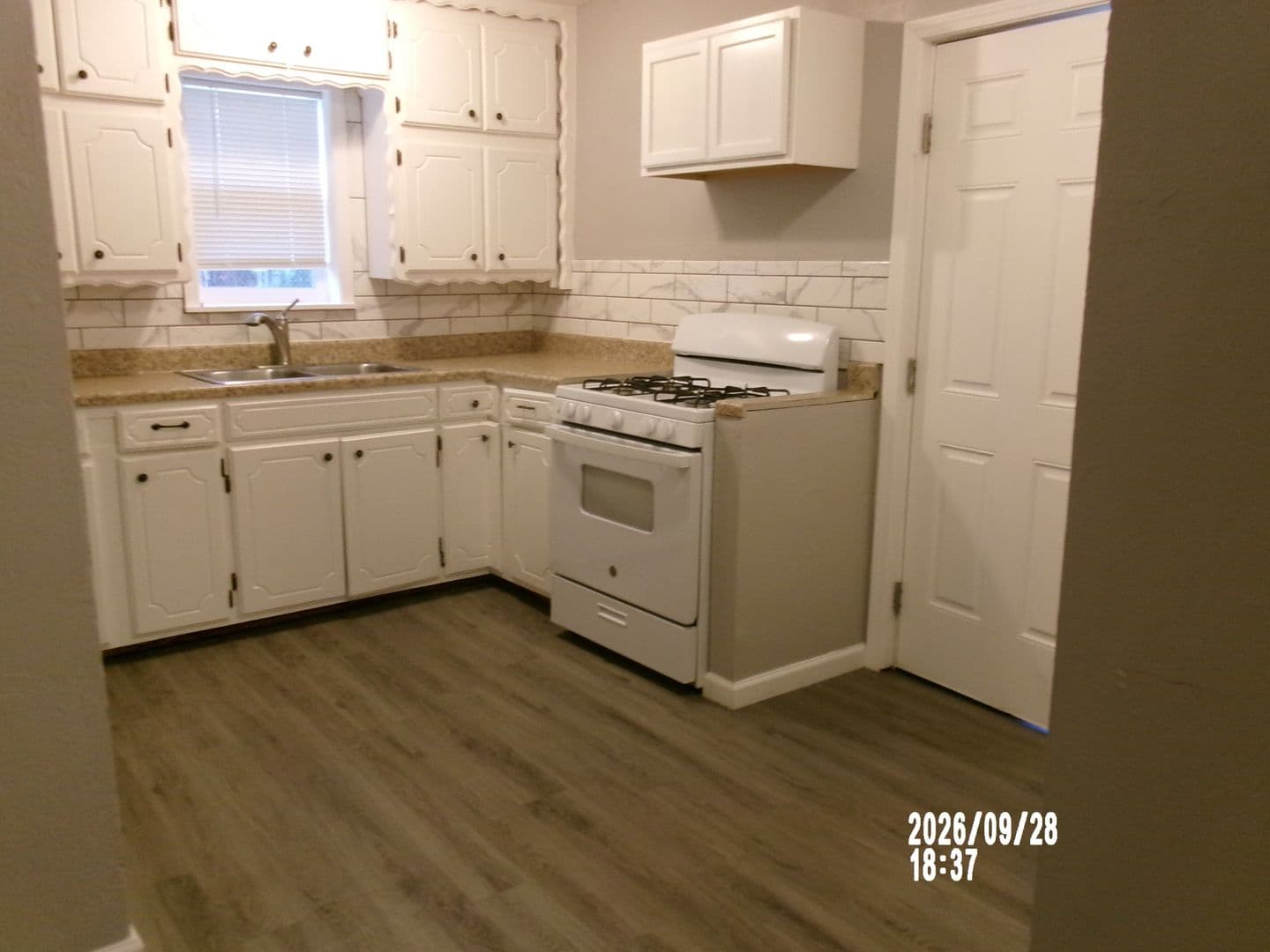 Lawton House: 1413 1/2 Ave Columbia Ave