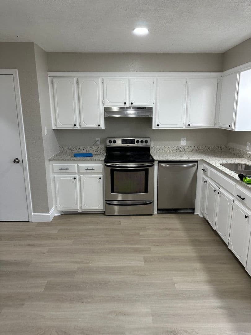 Lawton House: 2606 NE Lake Ave