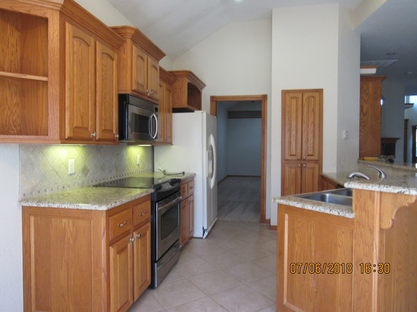 Lawton House: 6904 NW Maple Drive