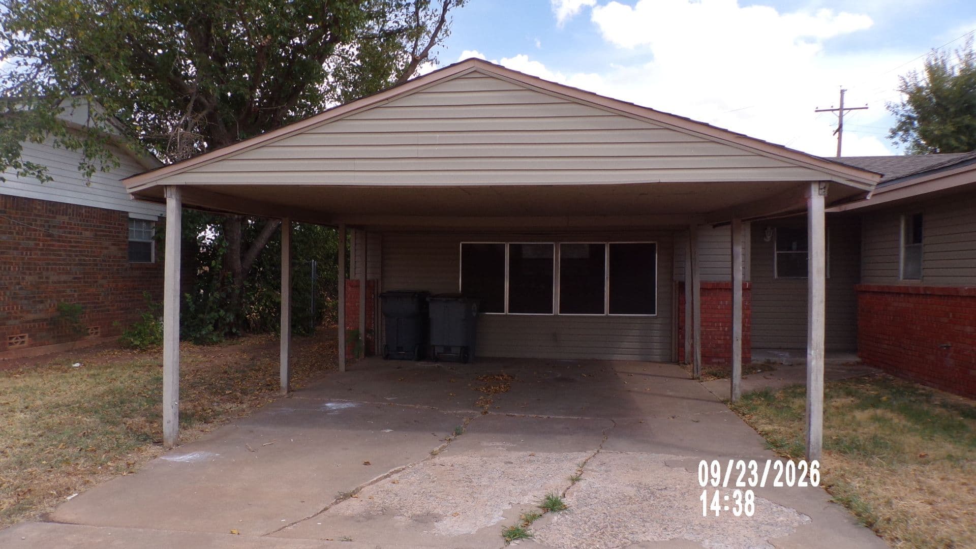 Lawton House: 1310 SE Braclay Rd