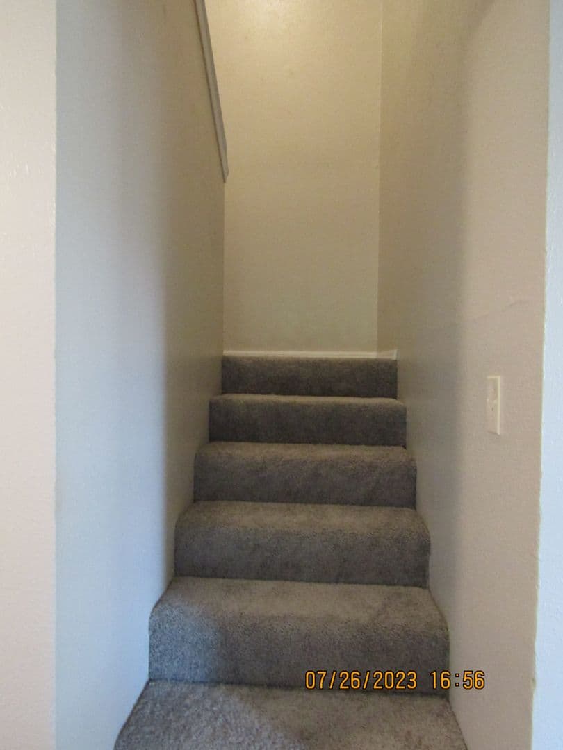 Lawton House: 5406-B NW Sir Brian Ave.