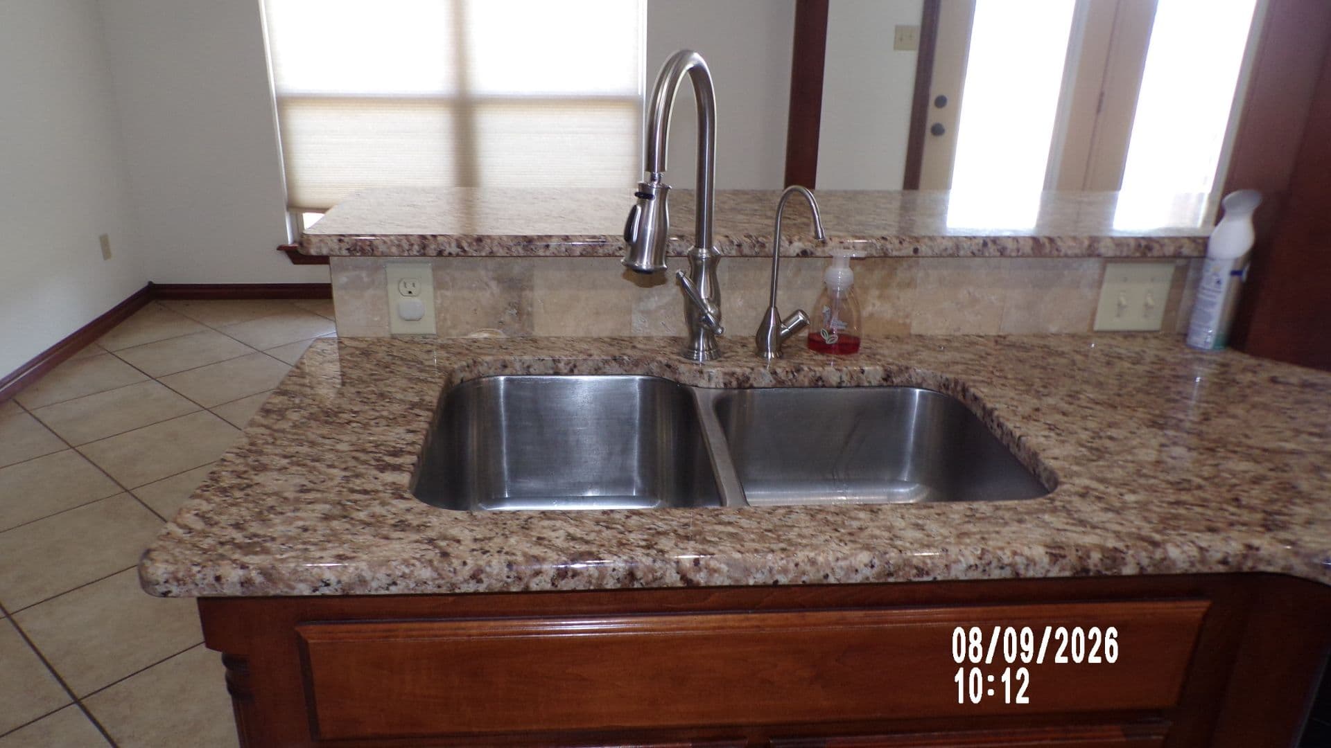 Lawton House: 114 NW Sandy Trail Circle