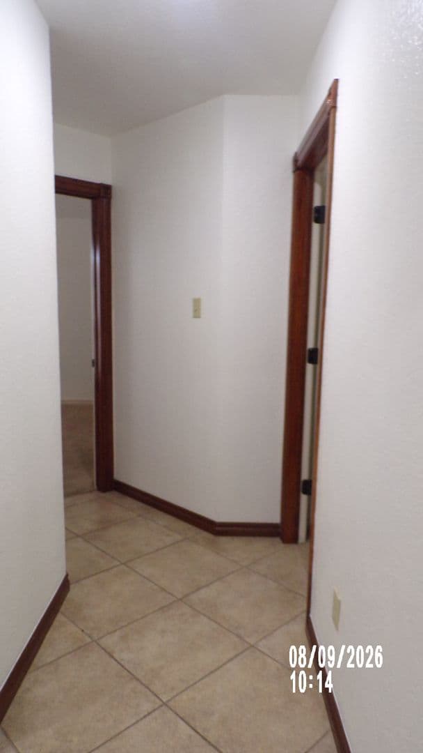 Lawton House: 114 NW Sandy Trail Circle
