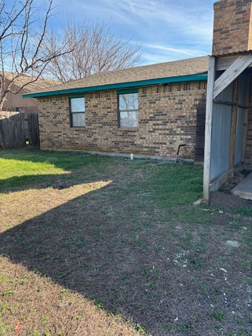 Lawton House: 2606 NE Euclid Ave