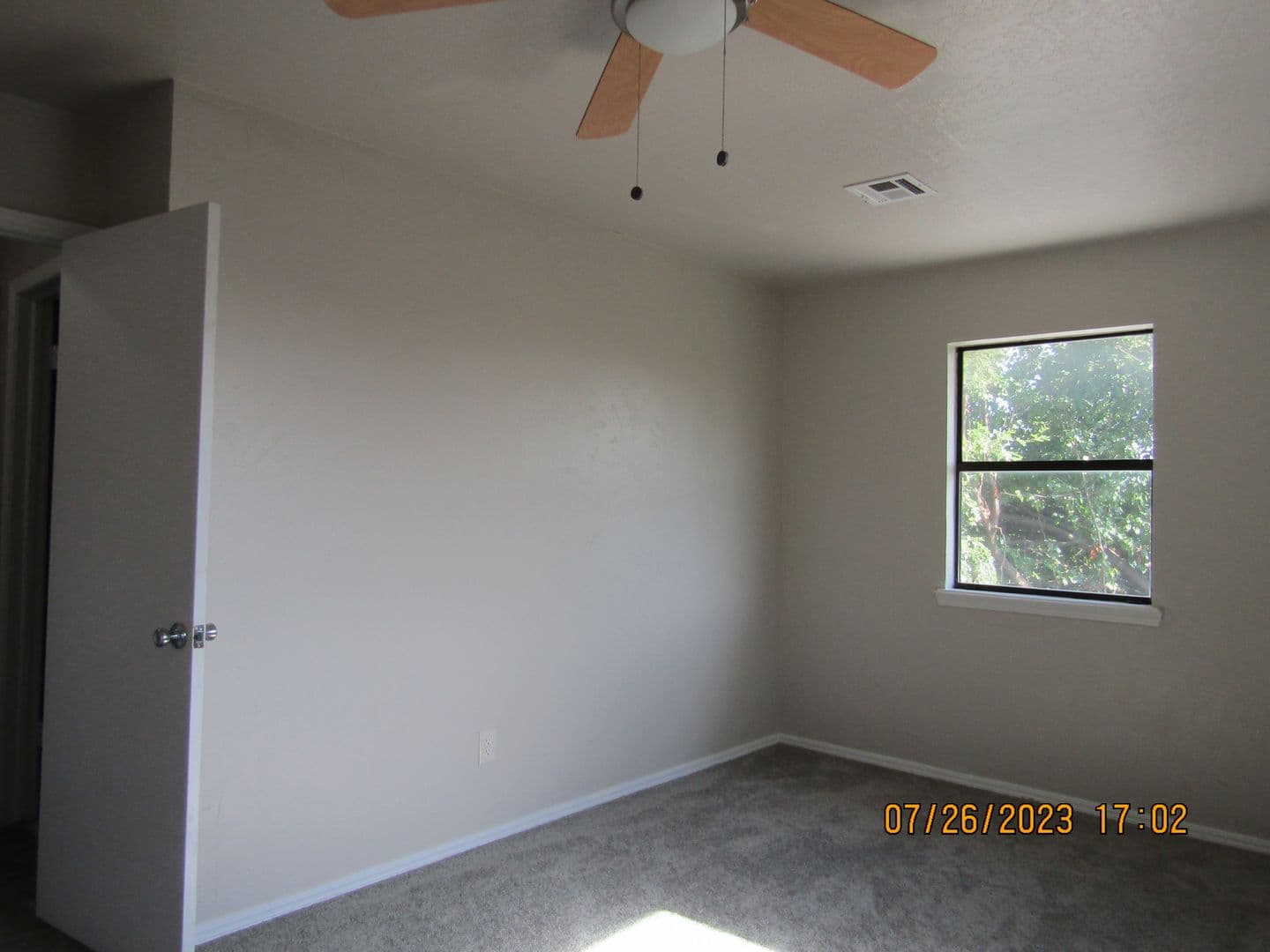 Lawton House: 5406-B NW Sir Brian Ave.