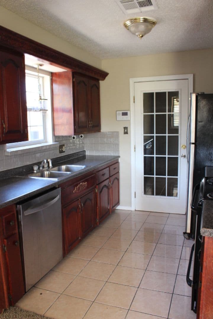 Lawton House: 313 SW 72nd Street
