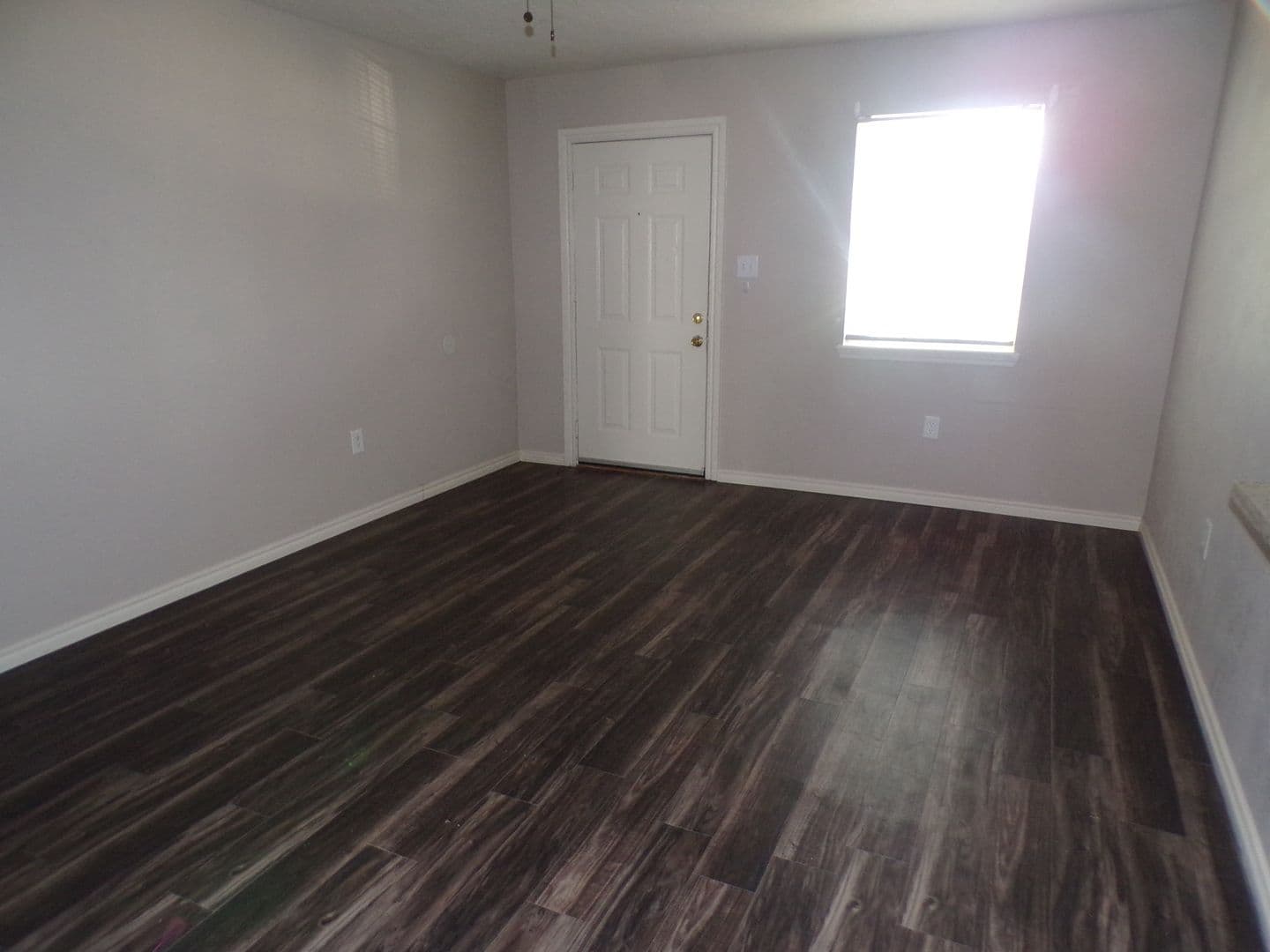 Lawton Apartment: 903 NW Bell Avenue