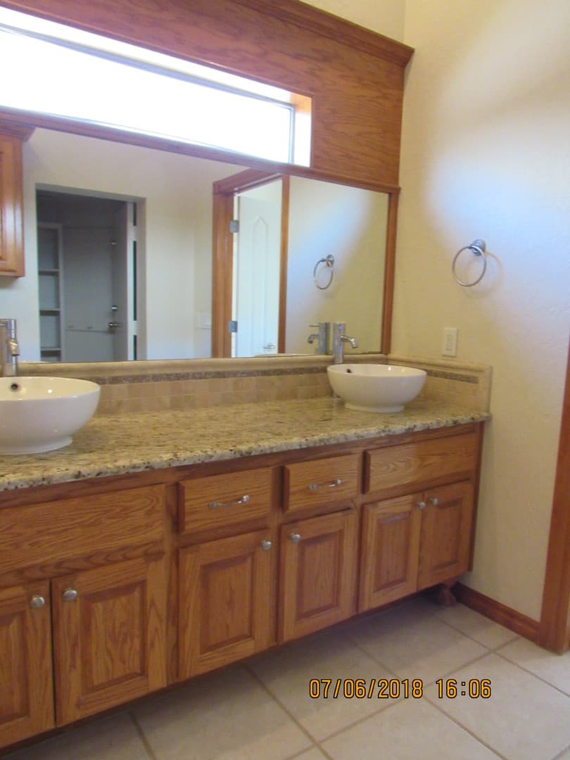 Lawton House: 6904 NW Maple Drive