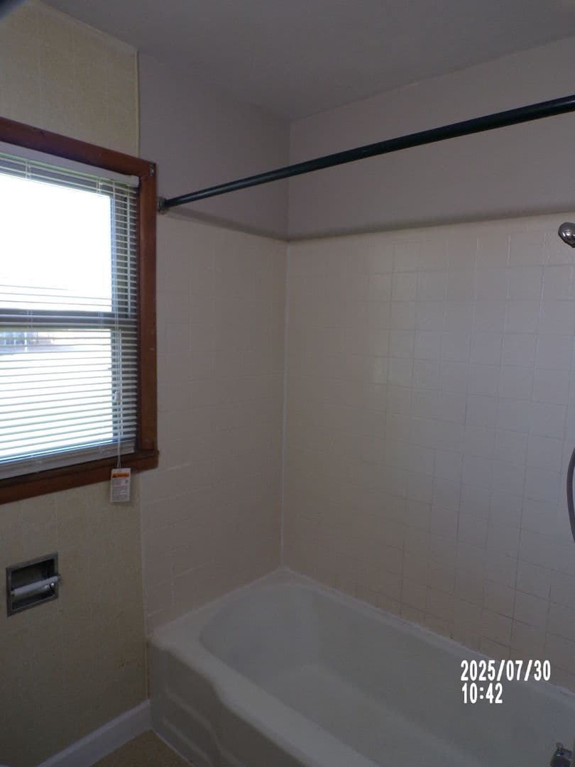 Lawton House: 3804 NW Bell Avenue