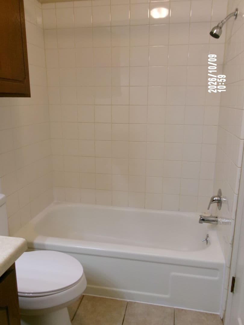 Lawton Apartment: 1420 NW Hunter RD