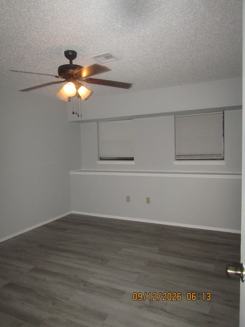 Lawton House: 319 NE Skyline Circle