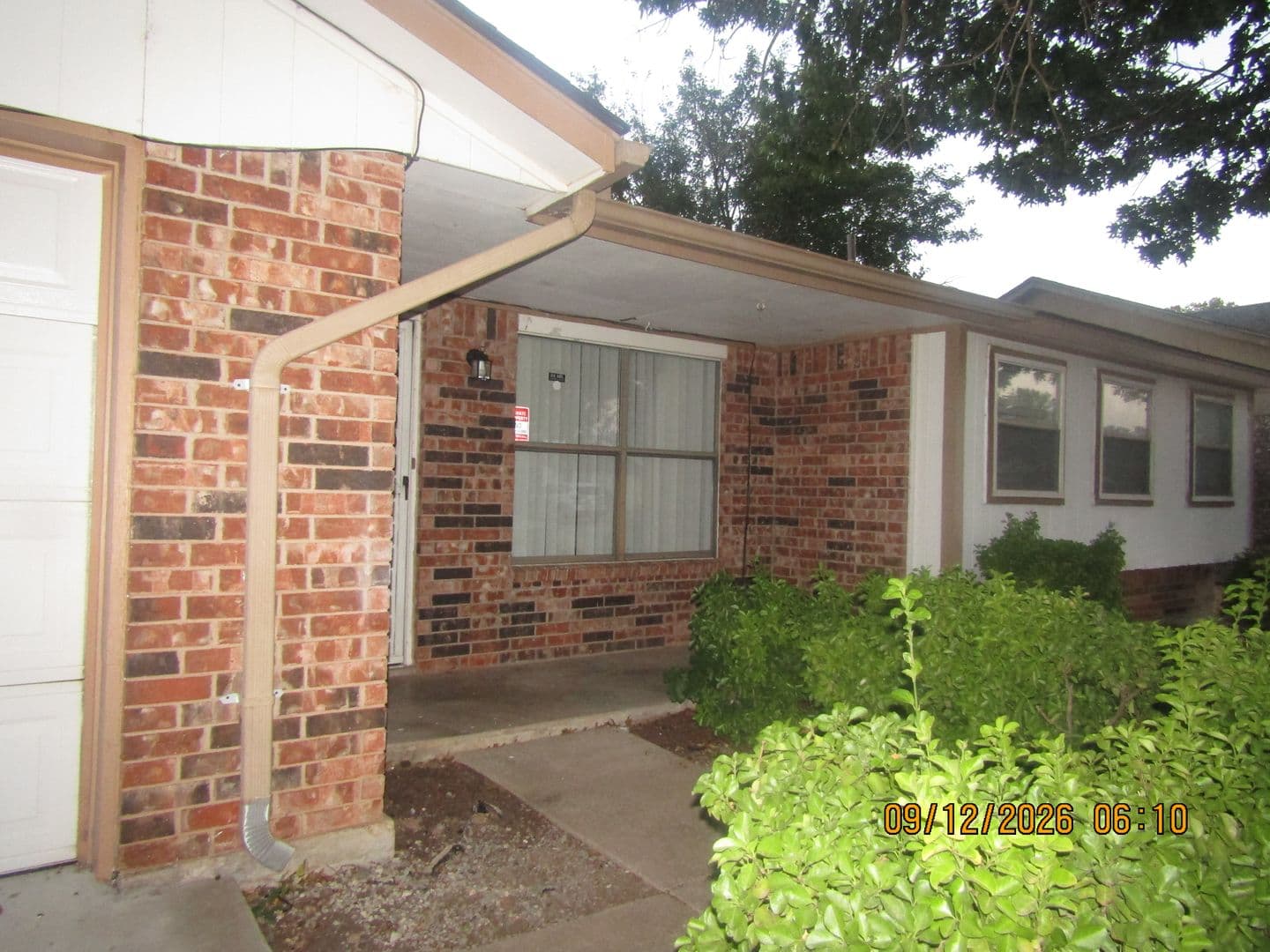 Lawton House: 319 NE Skyline Circle