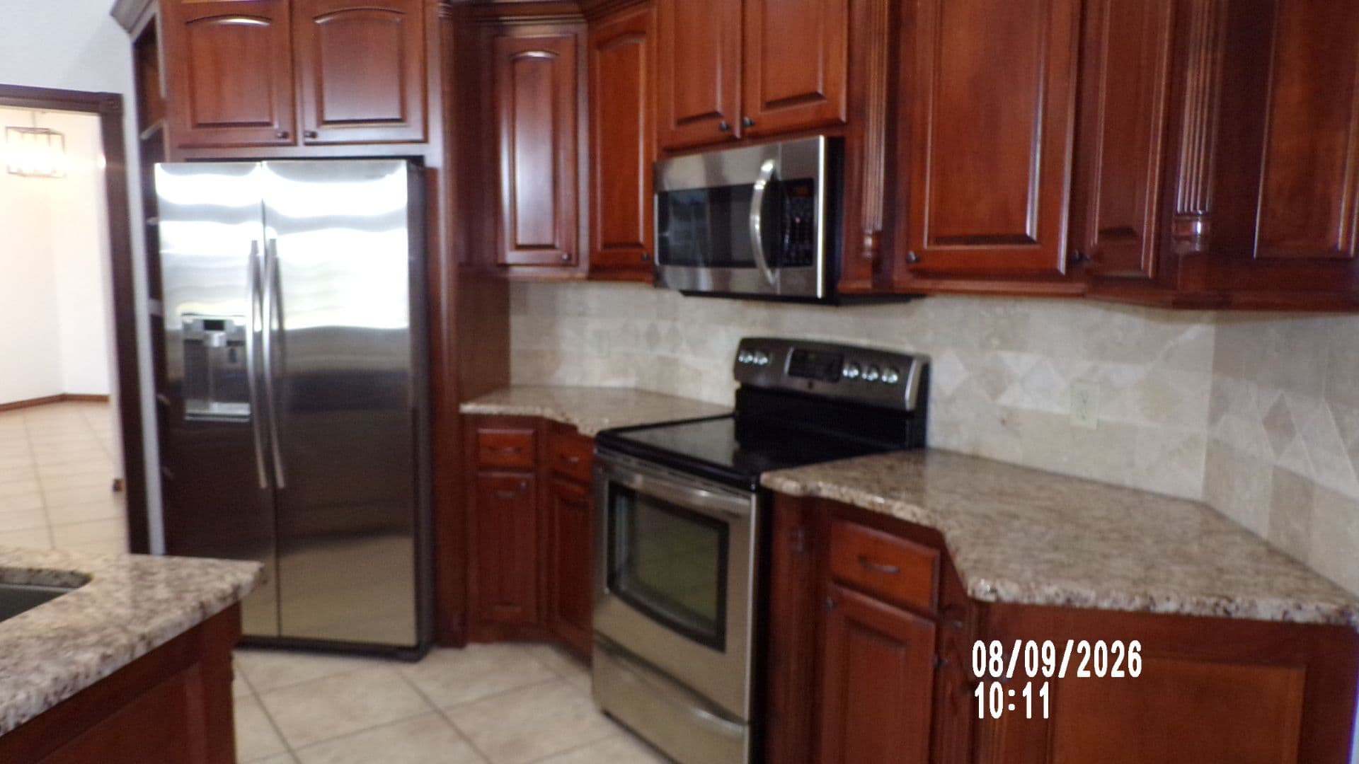 Lawton House: 114 NW Sandy Trail Circle