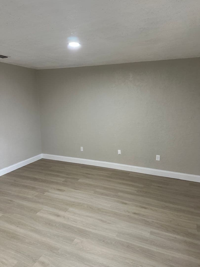 Lawton House: 2606 NE Lake Ave