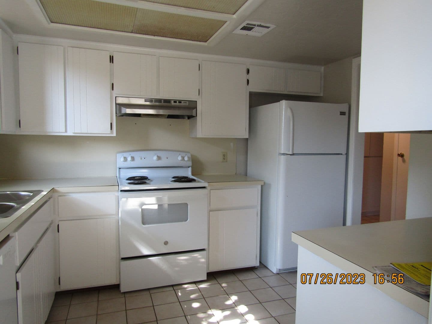 Lawton House: 5406-B NW Sir Brian Ave.