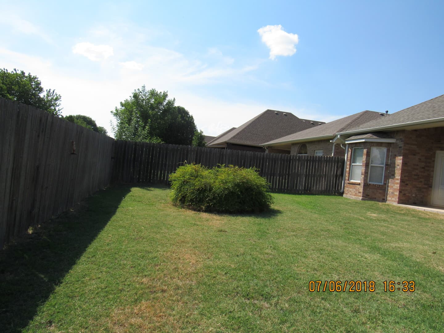 Lawton House: 6904 NW Maple Drive
