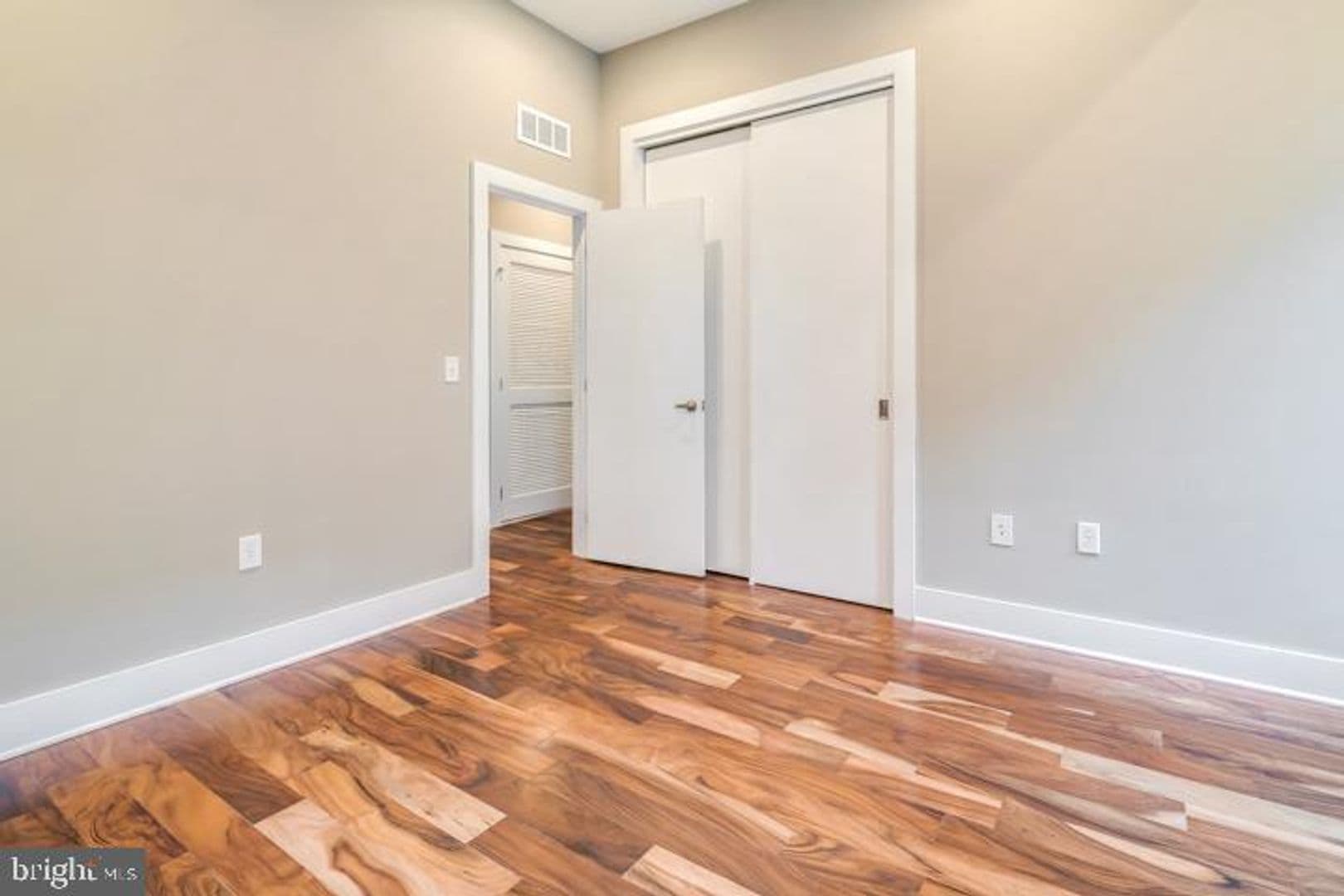 Philadelphia House: 826 N 3rd#4