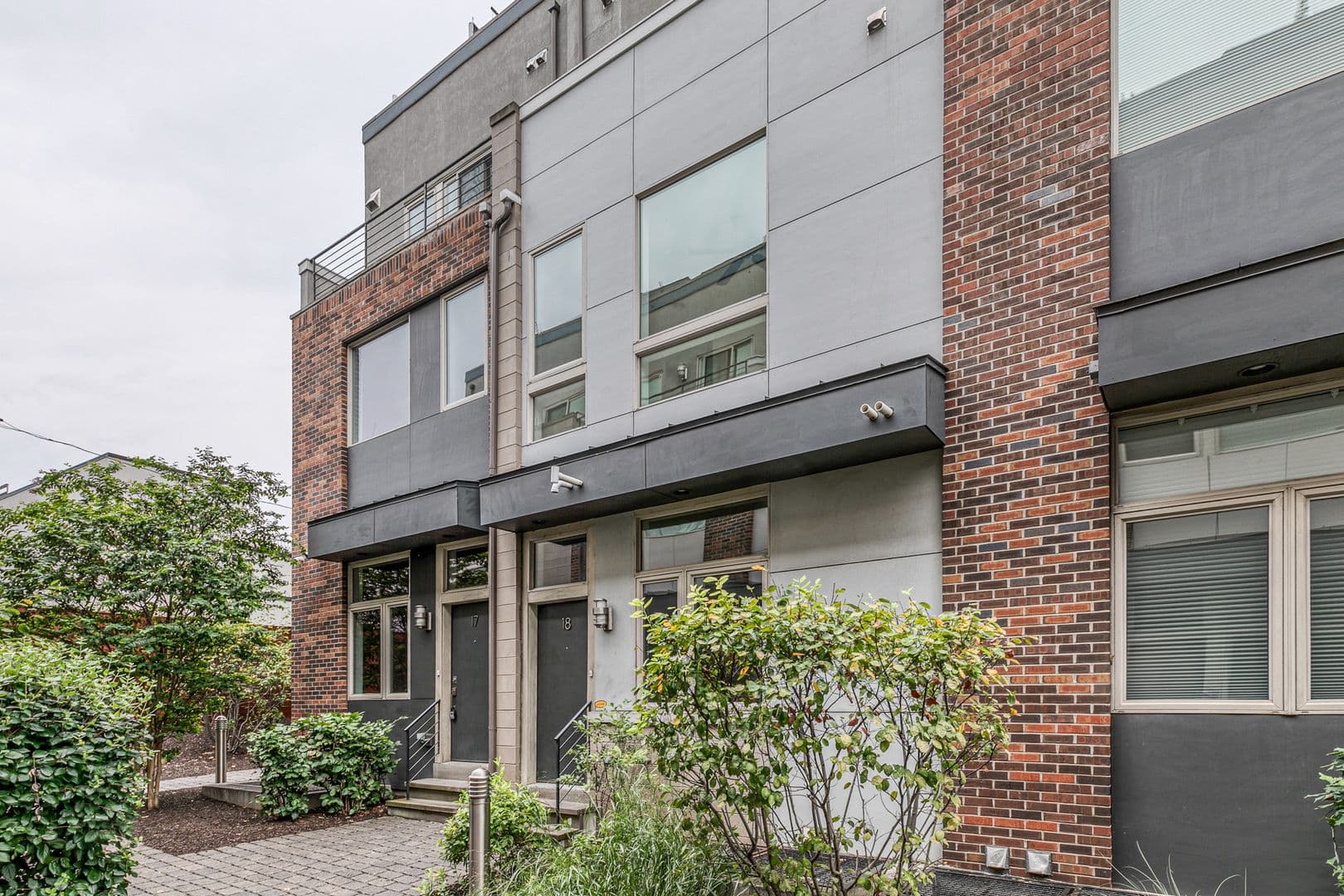 Philadelphia House: 412 N Front Street #15