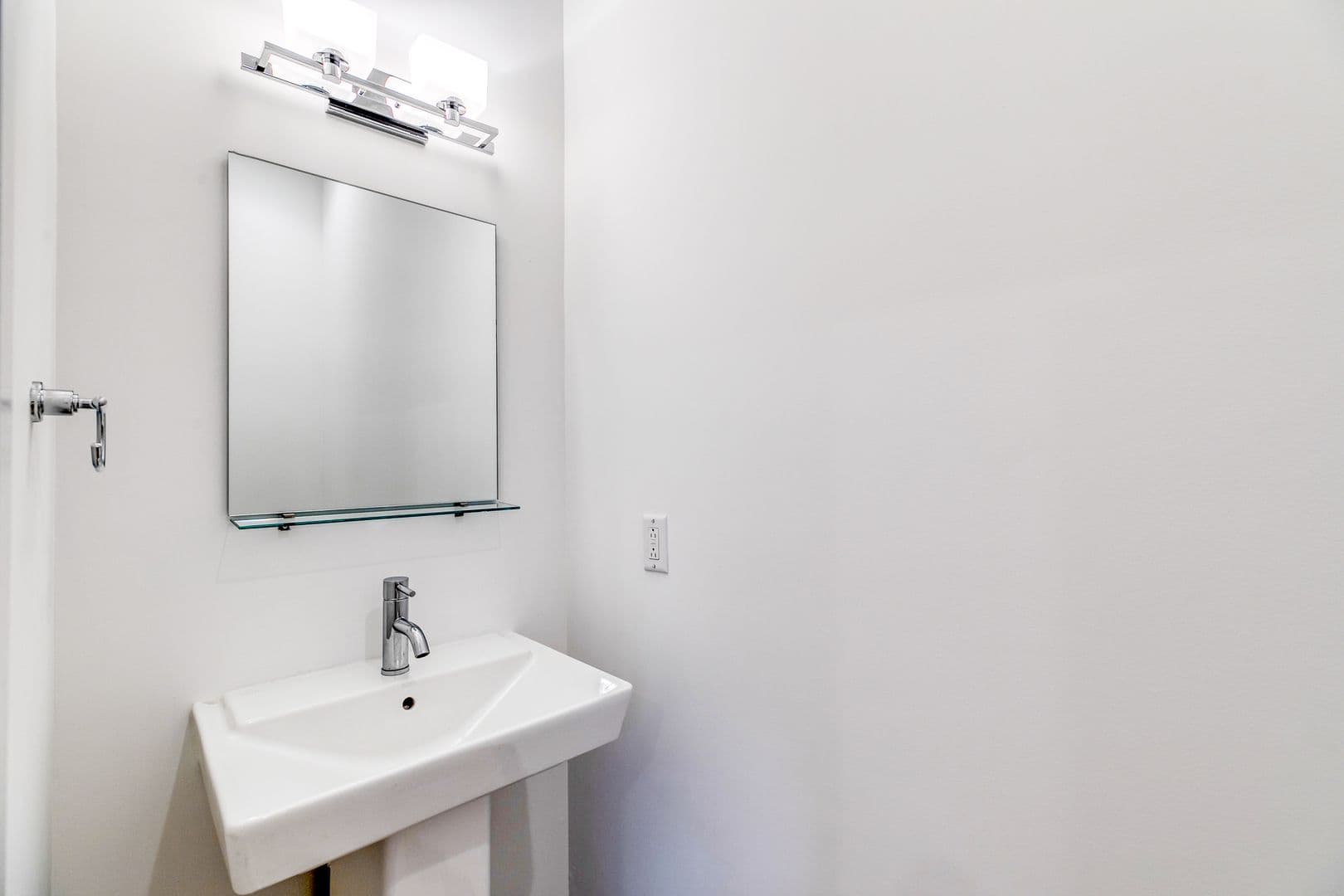 Philadelphia House: 919 N 5th St #7
