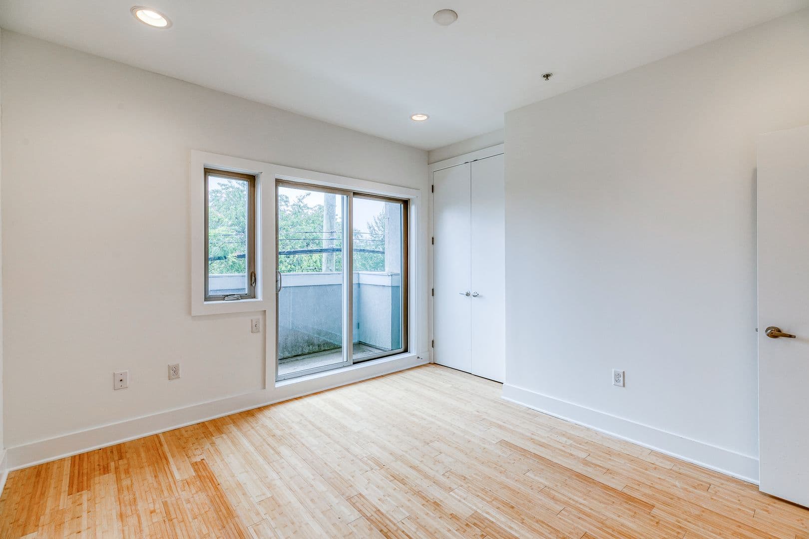 Philadelphia House: 412 N Front Street #15