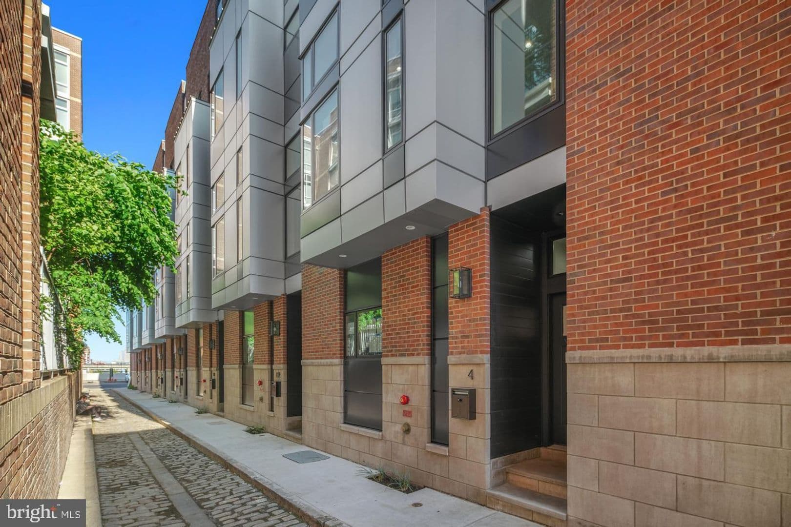 Philadelphia House: 108 Black Horse Alley