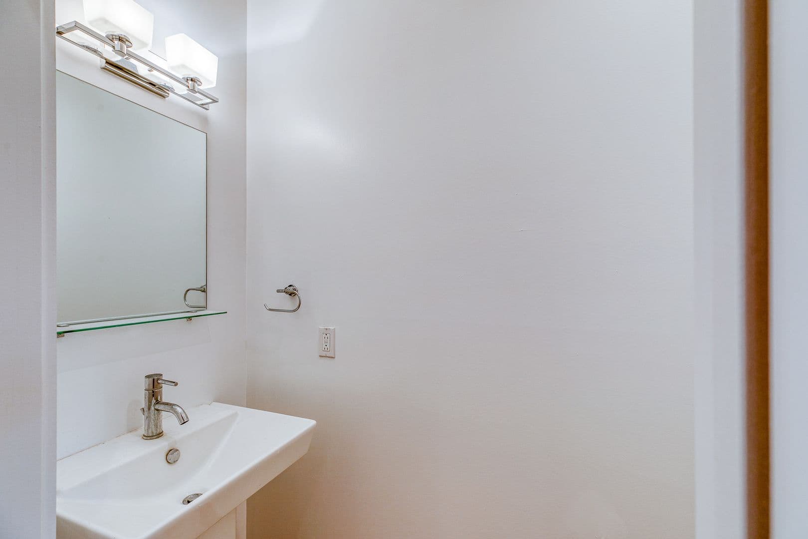 Philadelphia House: 412 N Front Street #15