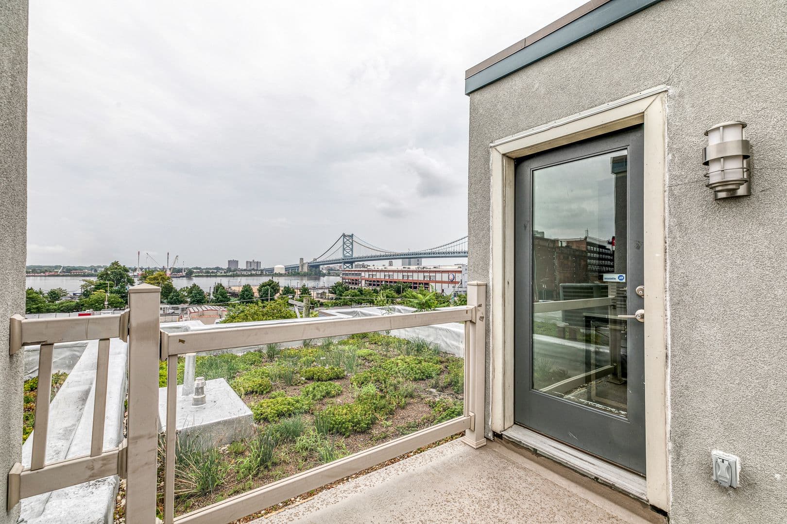 Philadelphia House: 412 N Front Street #15