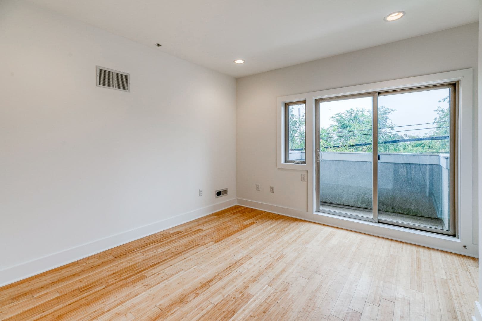 Philadelphia House: 412 N Front Street #15