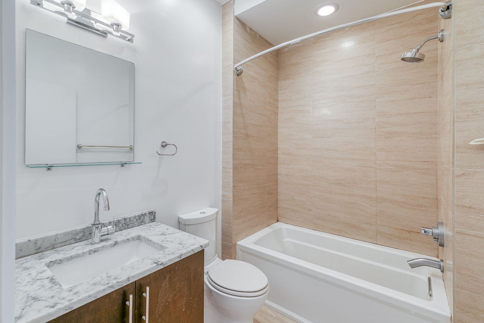 Philadelphia House: 412 N Front Street #15