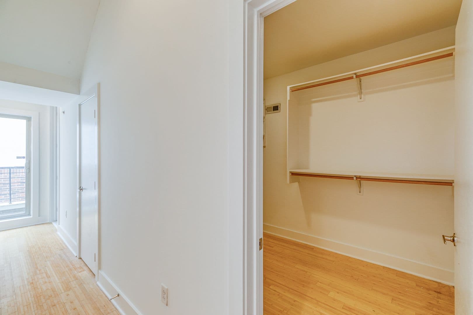 Philadelphia House: 412 N Front Street #15