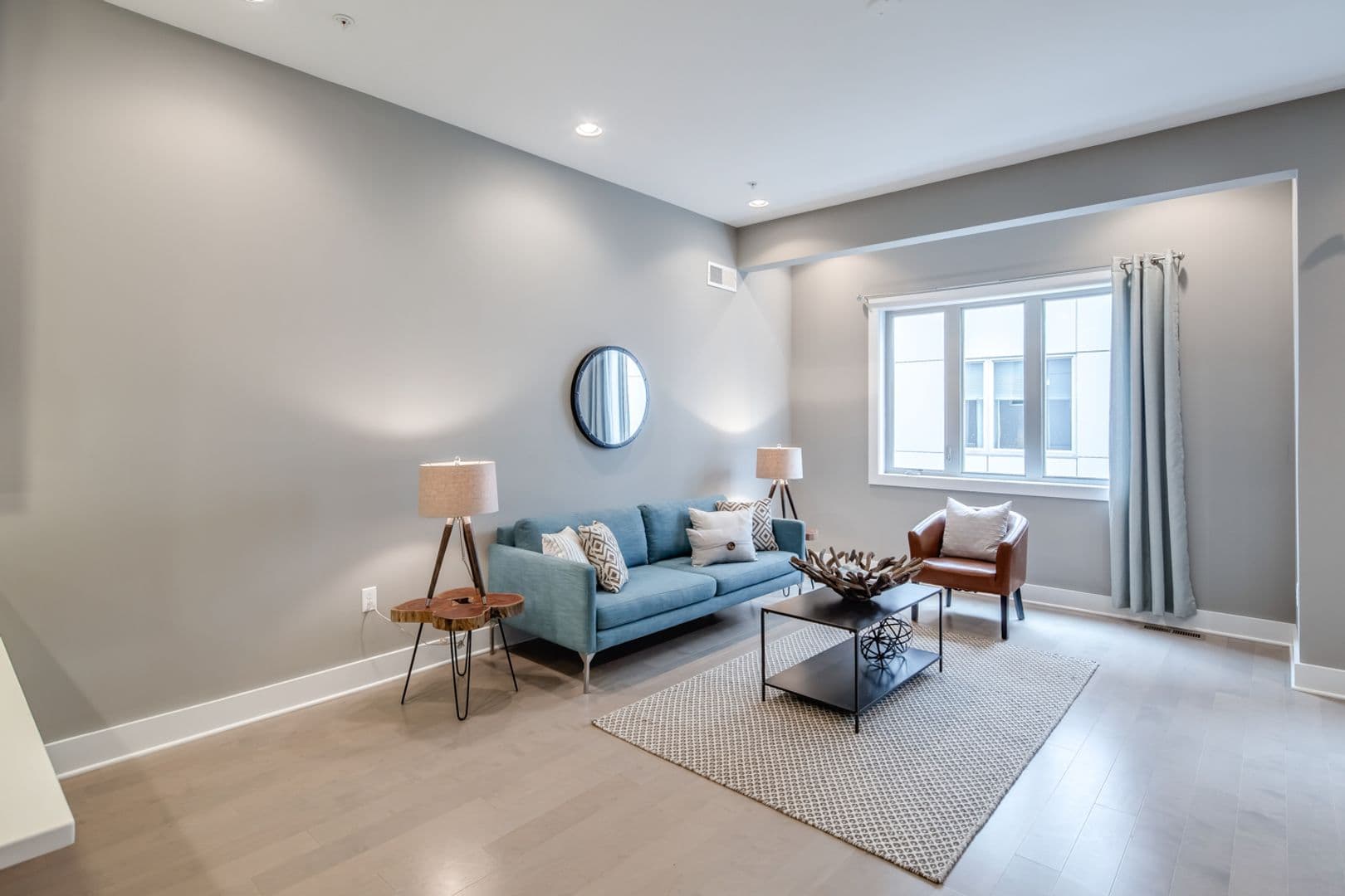 Philadelphia House: 826 N 3rd Street #2