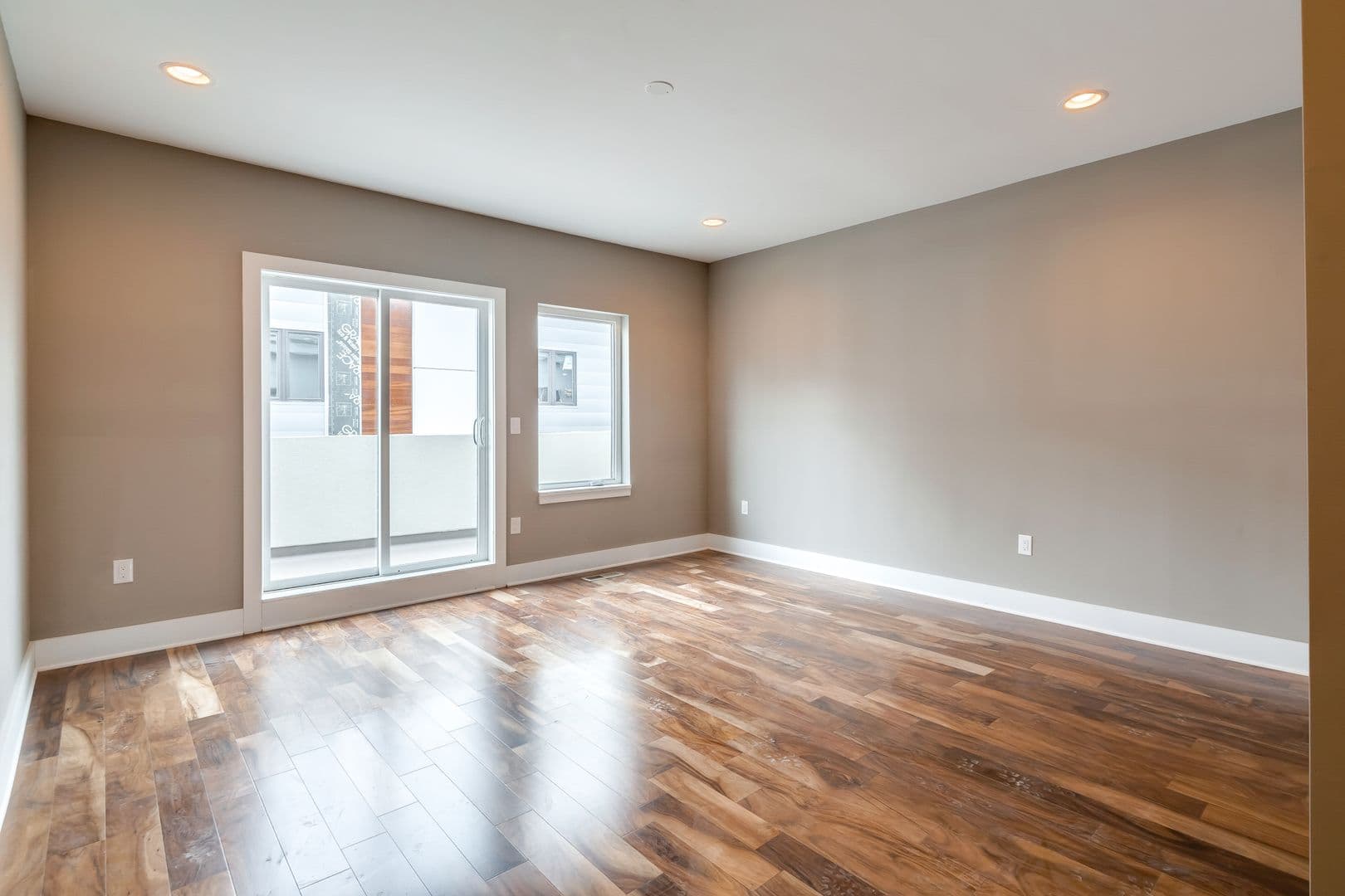 Philadelphia House: 702-12 North Front Street #7