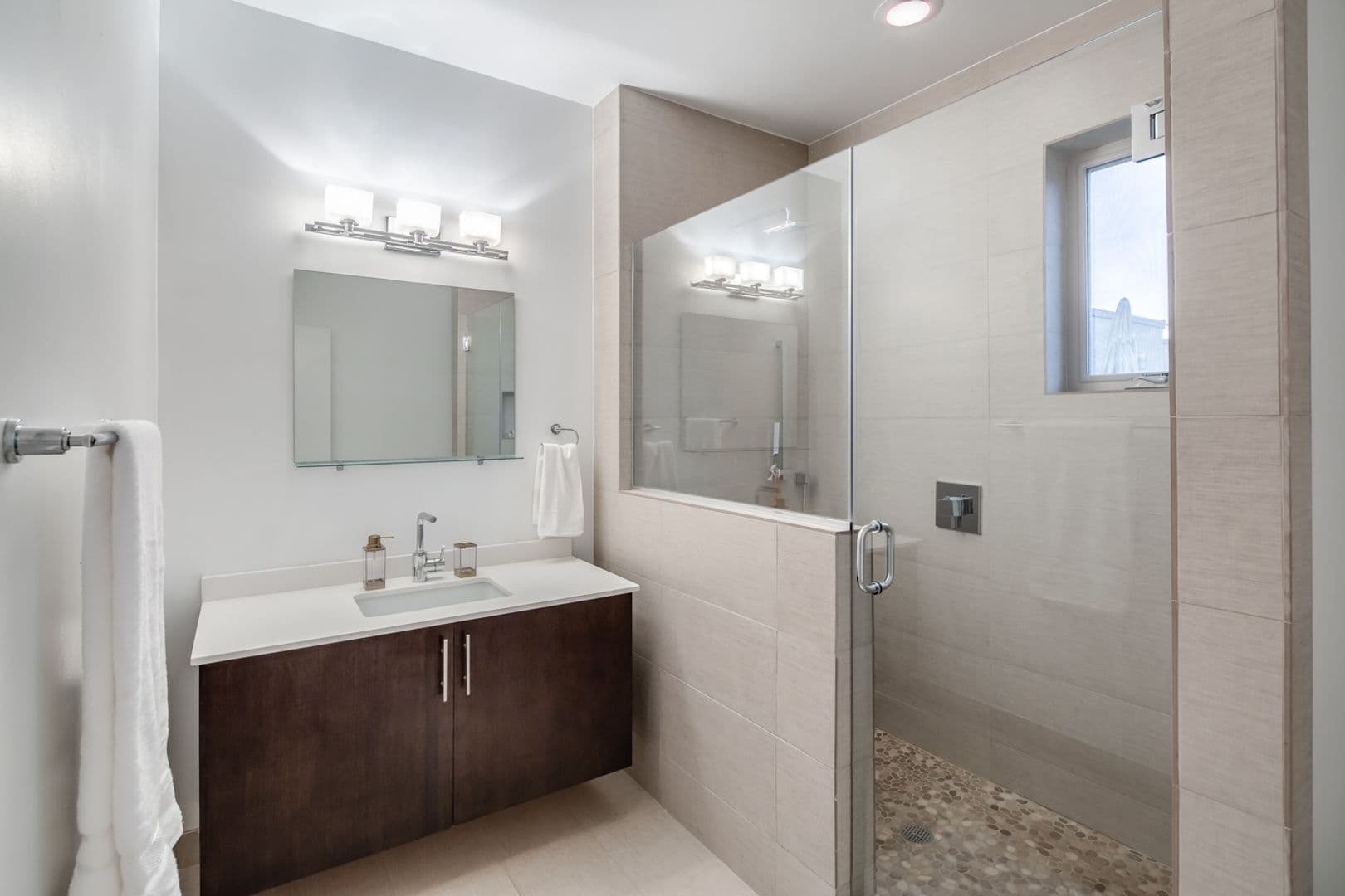 Philadelphia House: 826 N 3rd Street #2