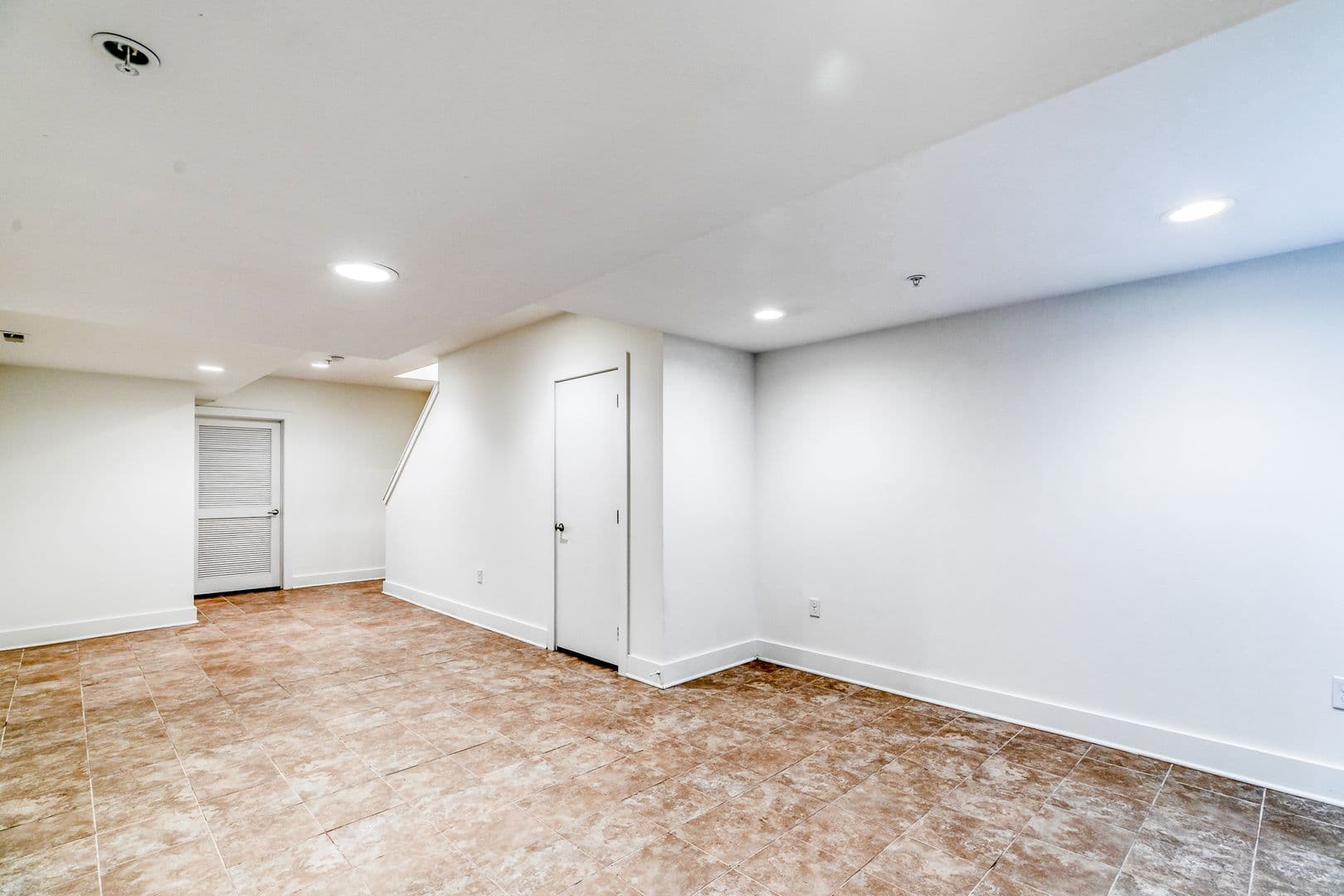 Philadelphia House: 919 N 5th St #7