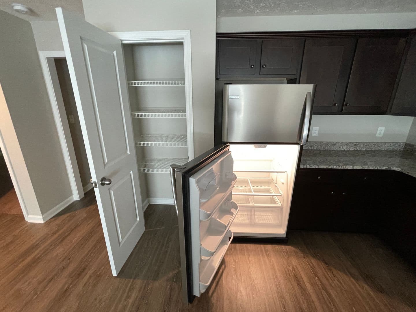 Louisville Apartment: 6710 Six Mile Ln