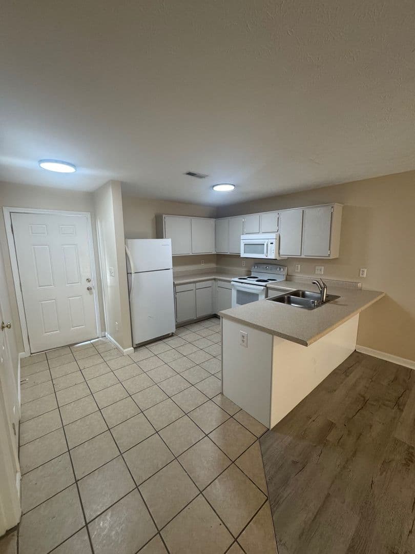 Elizabethtown Apartment: 170 Ruby Drive