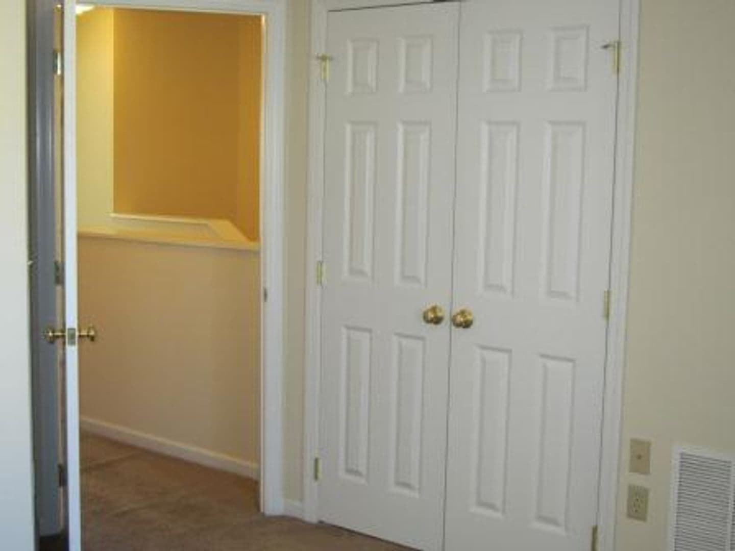 State College Apartment: 1051 Teaberry Lane