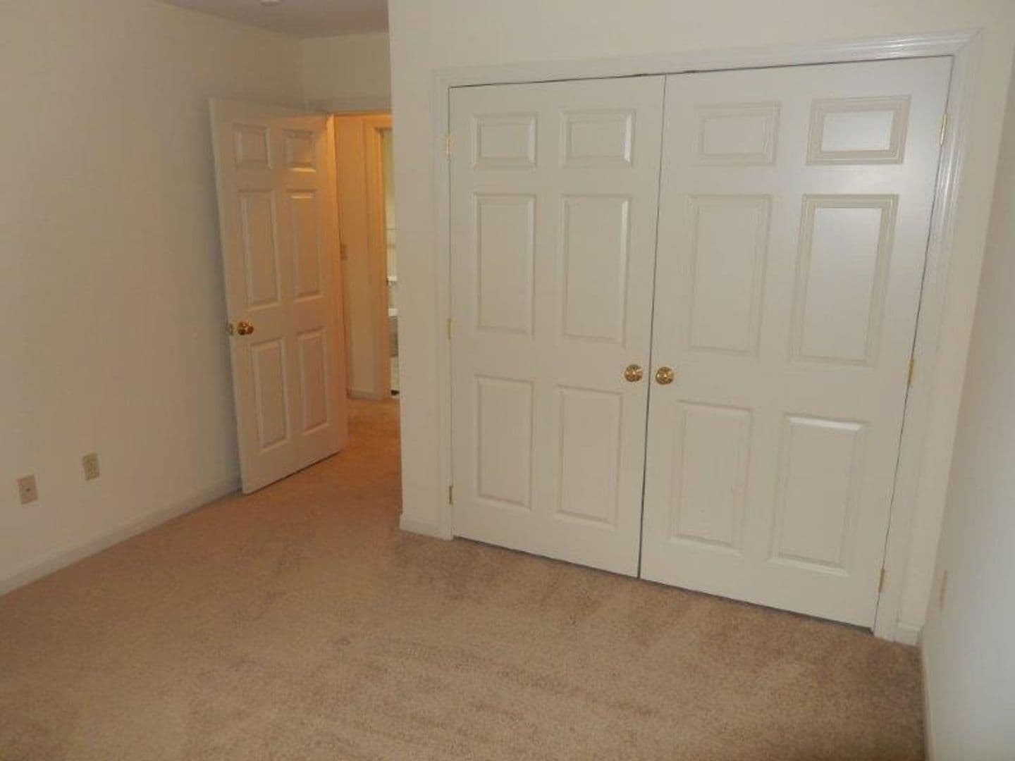 State College Apartment: 1051 Teaberry Lane