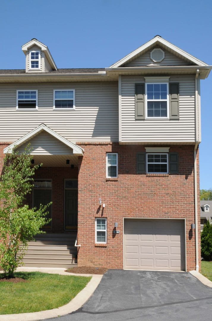 State College Apartment: 1051 Teaberry Lane