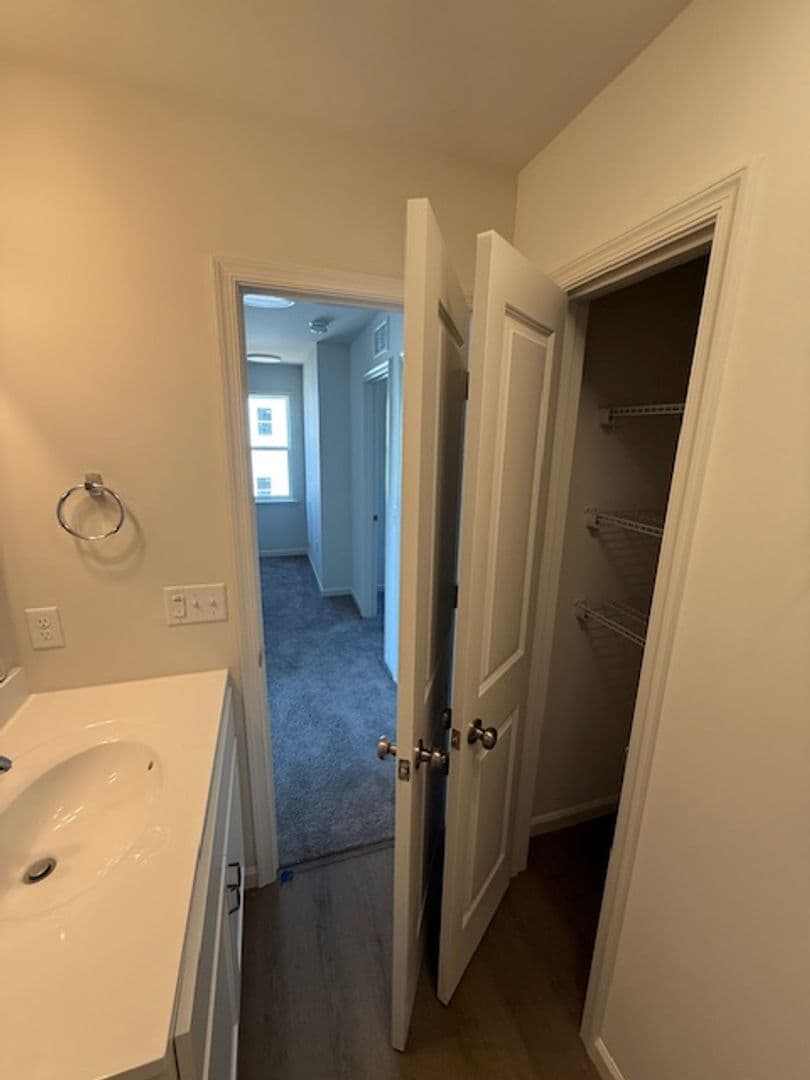 Elizabethtown Apartment: N. Conifer Dr.