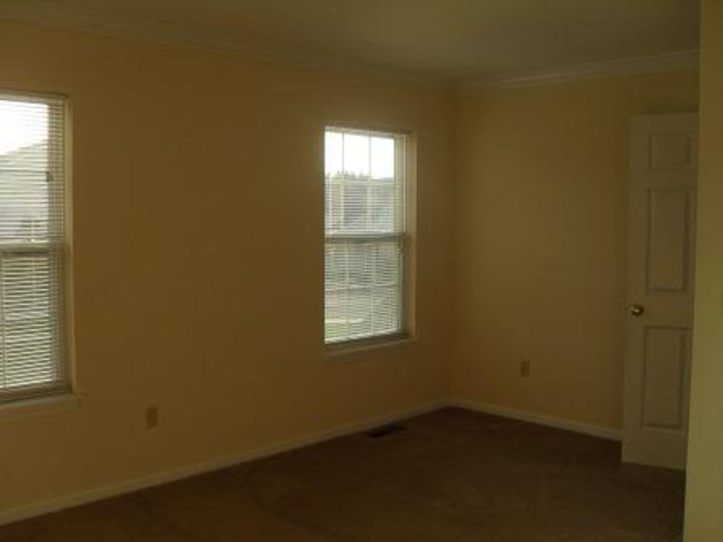 State College Apartment: 1051 Teaberry Lane
