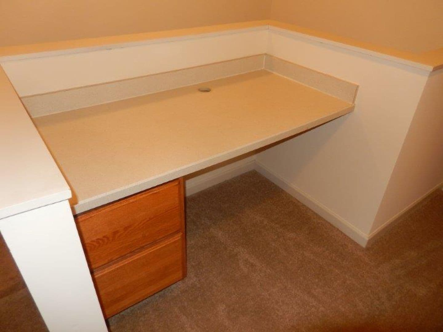 State College Apartment: 1051 Teaberry Lane